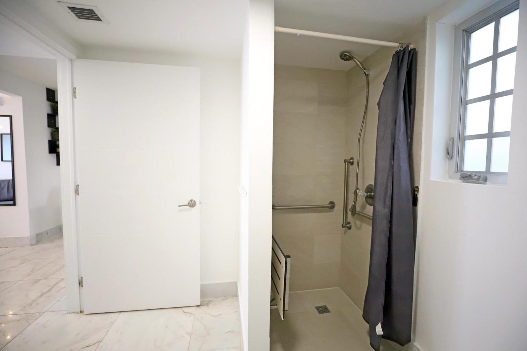 South Beach 2 Bedroom Family Pet Friendly Apartment With Free Parking On Premise Miami Beach Exterior photo